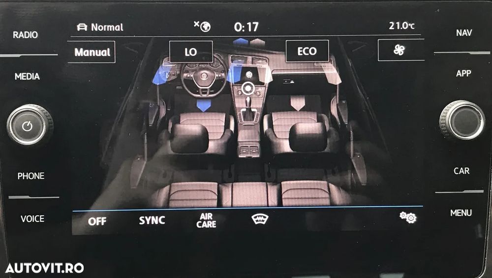 Volkswagen e-Golf - 29