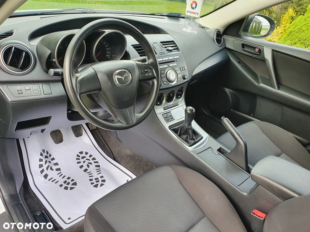 Mazda 3 1.6 Active + - 11