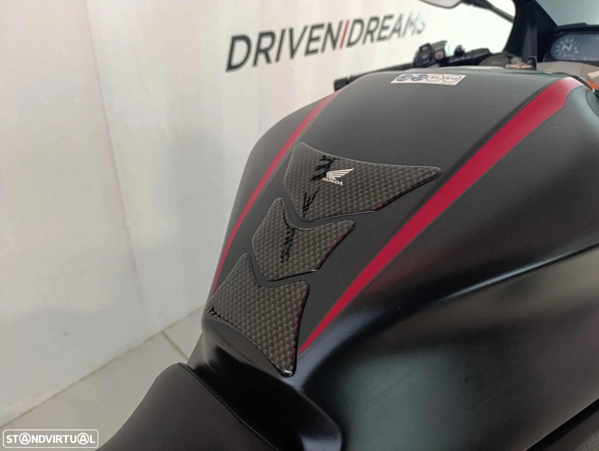 Honda CBR 650R - 8