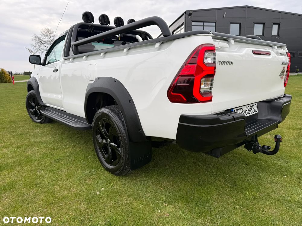 Toyota Hilux - 12