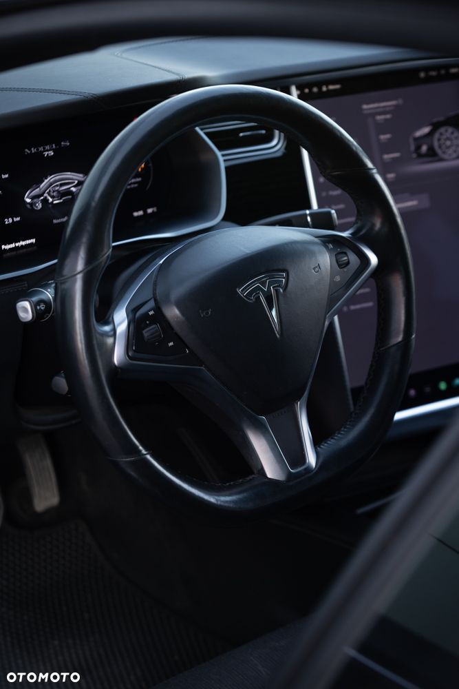 Tesla Model S - 2