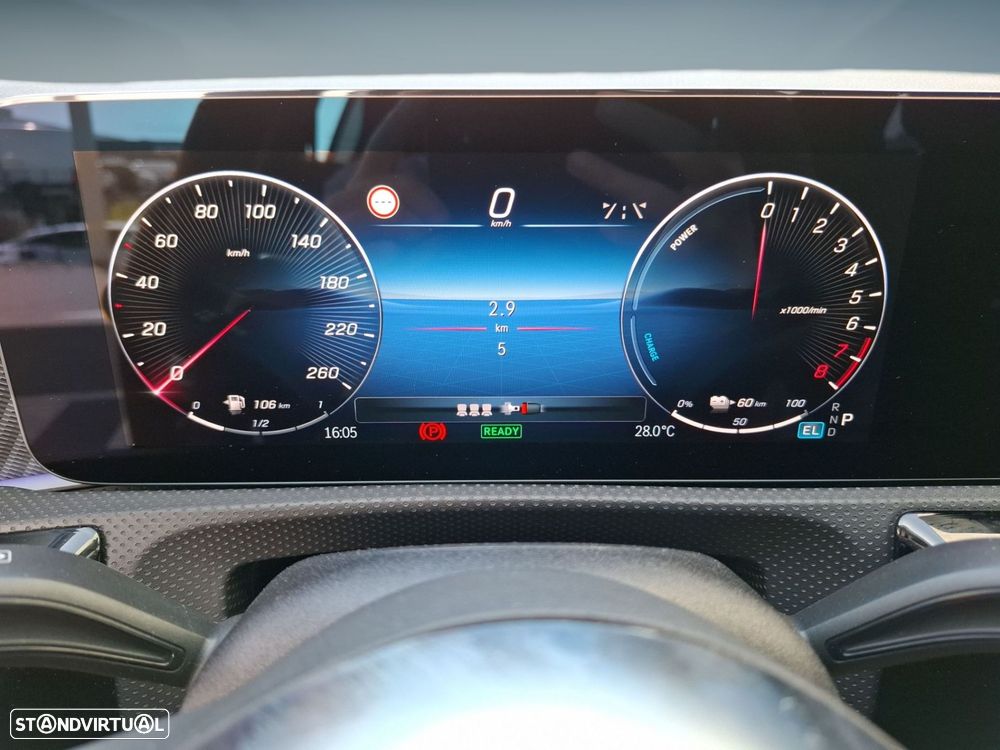 Mercedes-Benz a-250-limousine - 17