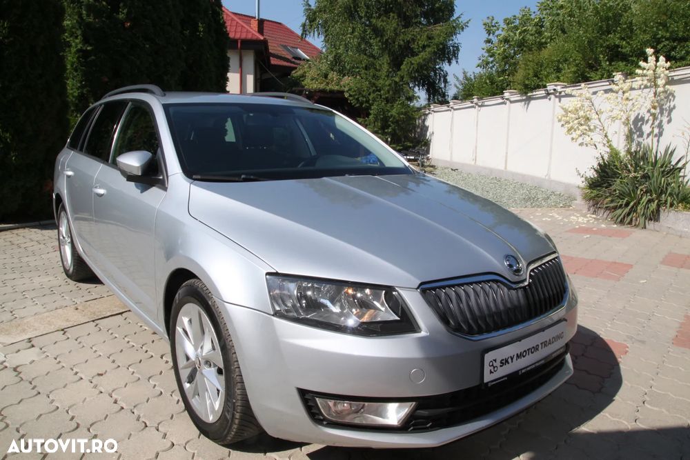 Skoda Octavia 2.0 TDI DSG Ambition - 4