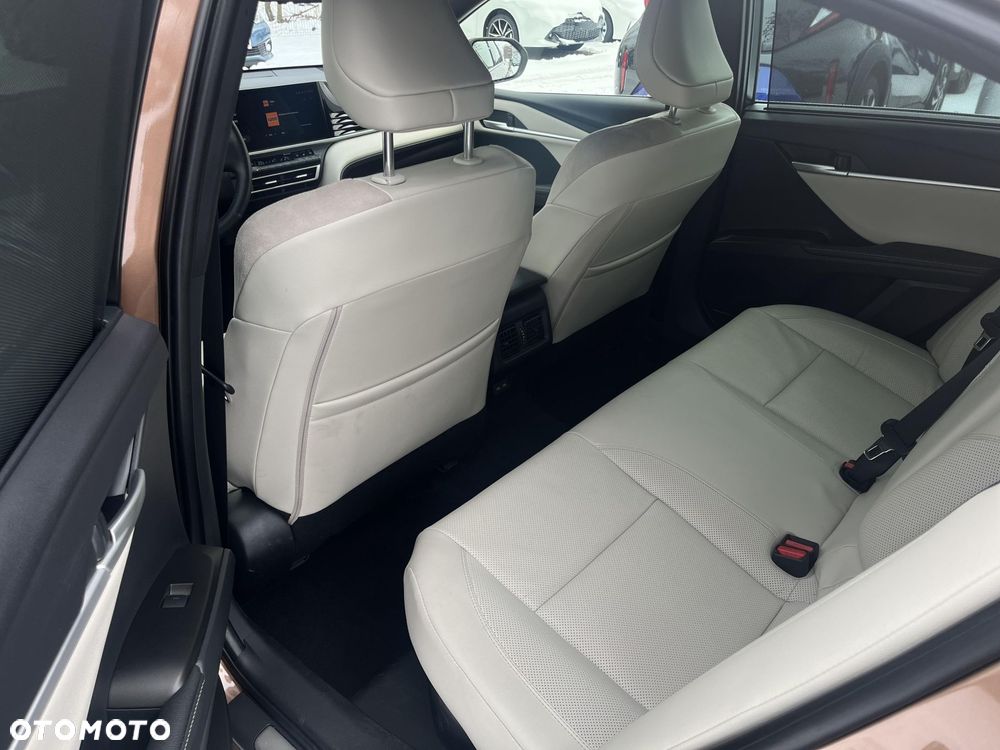 Toyota Camry - 22