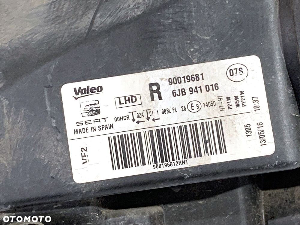 REFLEKTOR PRAWY PRZÓD  SEAT TOLEDO IV (KG3) 2012 - 2019 1.2 TSI 66 kW [90 KM] benzyna 2015 - 2017 - 5