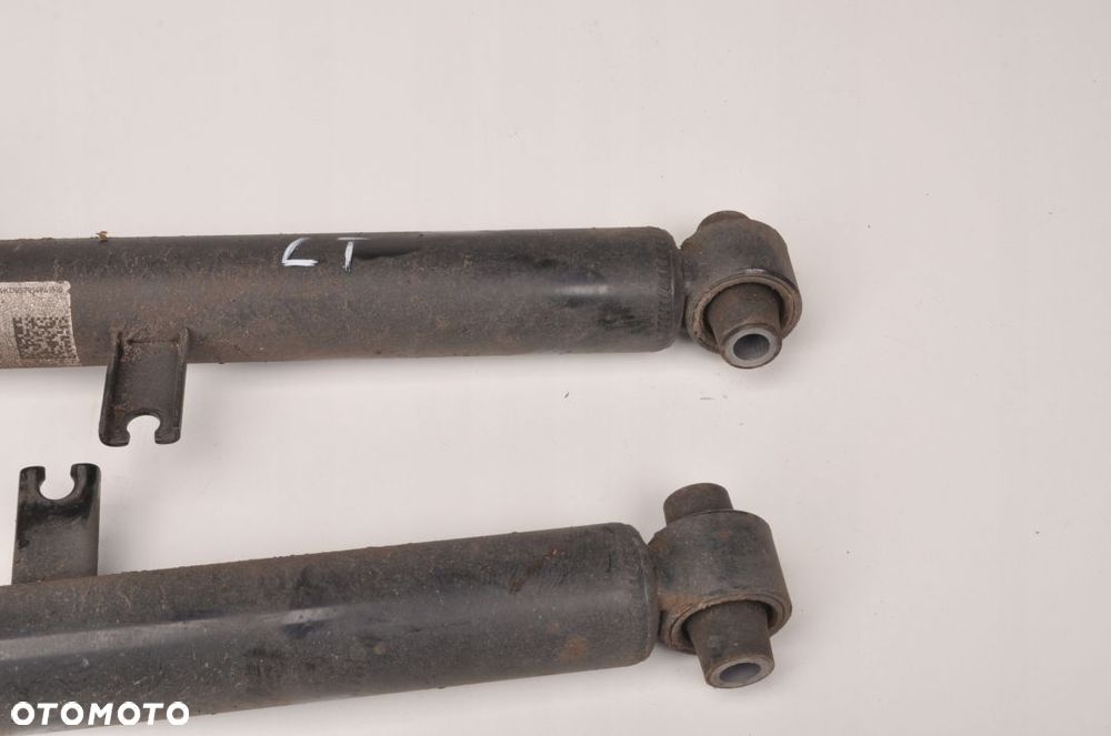 BMW G20 330e AMORTYZATORY TYŁ LEWY PRAWY 19R - 2