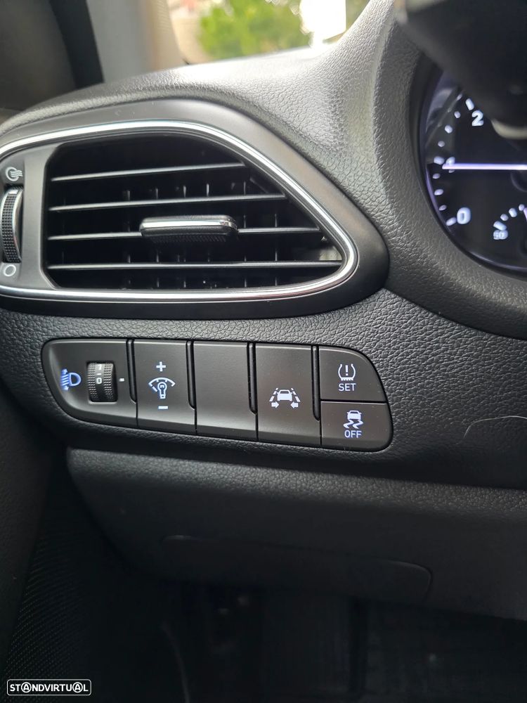 Hyundai i30 1.6 CRDI STyle+Navi - 30