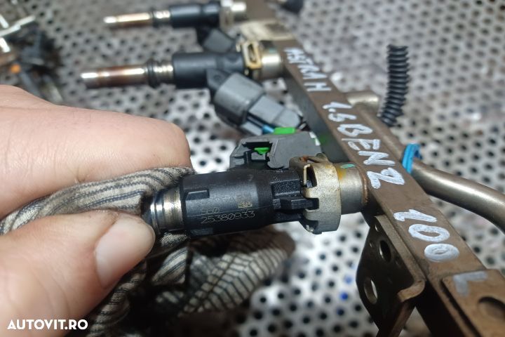 RAMPA INJECTOARE 1.6 BENZ 55559375 25380933 MX1253 Opel Astra H [2004 - 4