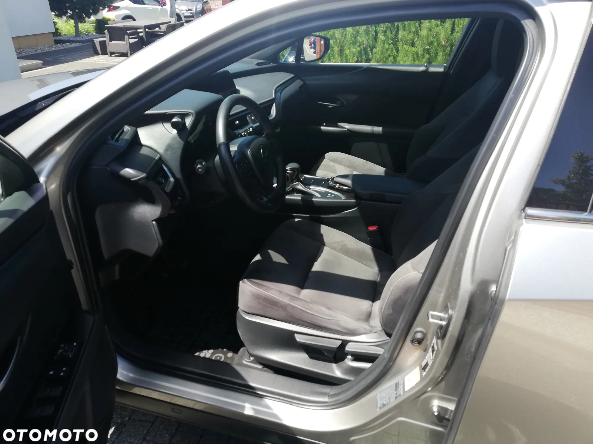 Lexus UX - 13