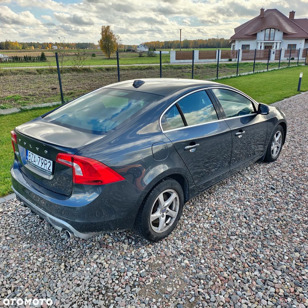 Volvo S60 D4 R-Design - 10