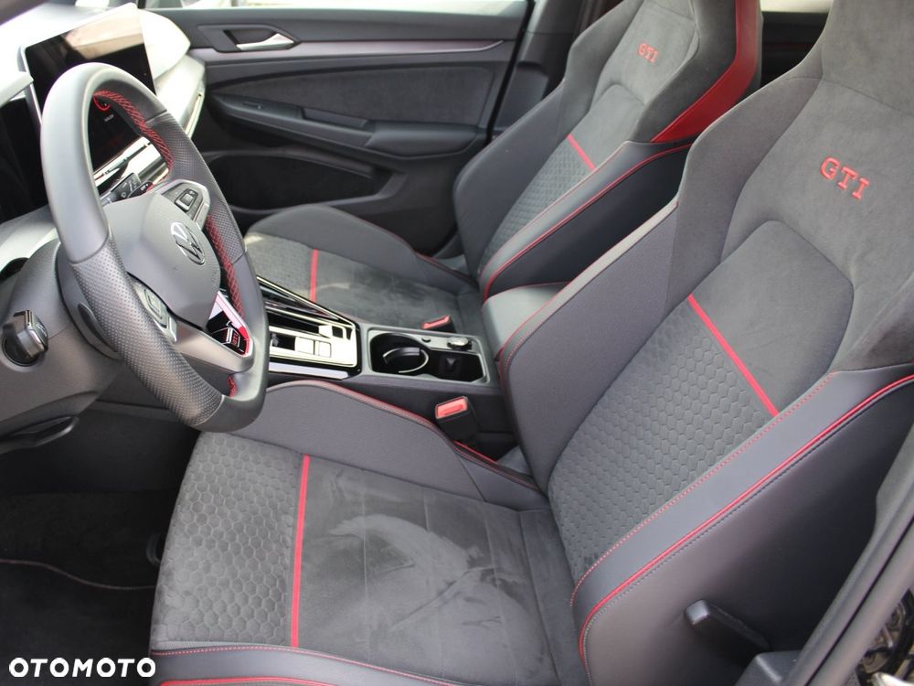 Volkswagen Golf - 10