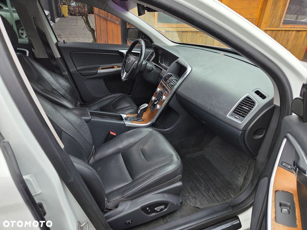 Volvo XC 60 T5 Drive-E Momentum - 12