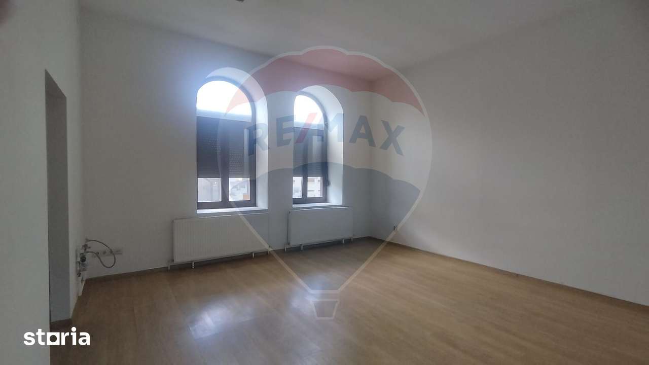 De închiriat spațiu comercial/office – 21 mp, Șimleu Silvaniei - Imagine principală: 5/7