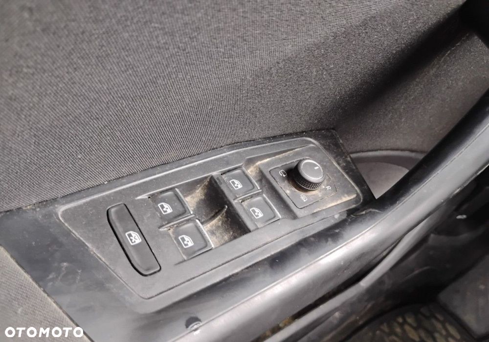 Volkswagen T-Roc - 10