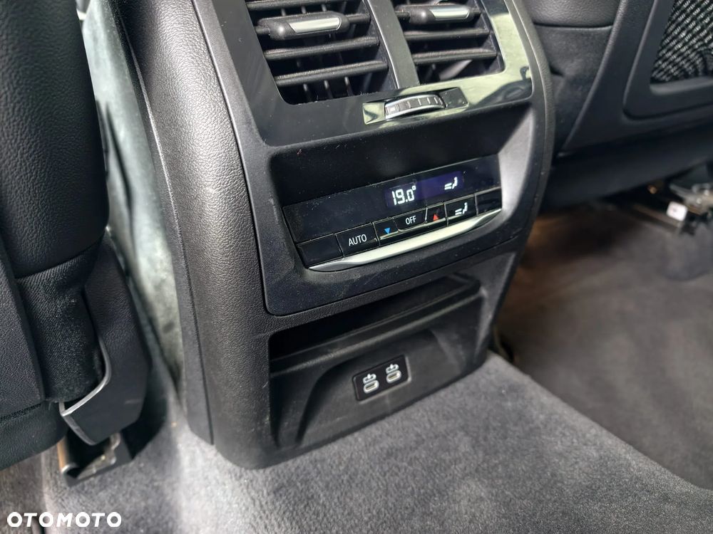 BMW X3 xDrive20i Advantage - 8