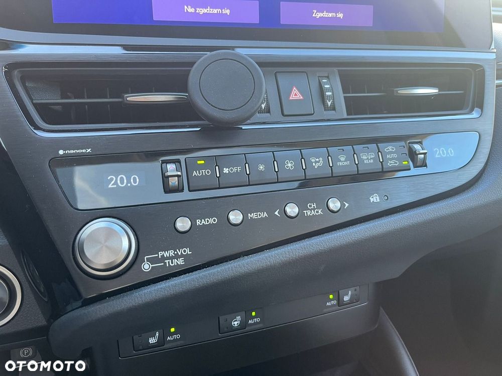 Lexus ES 300h Business Edition - 25