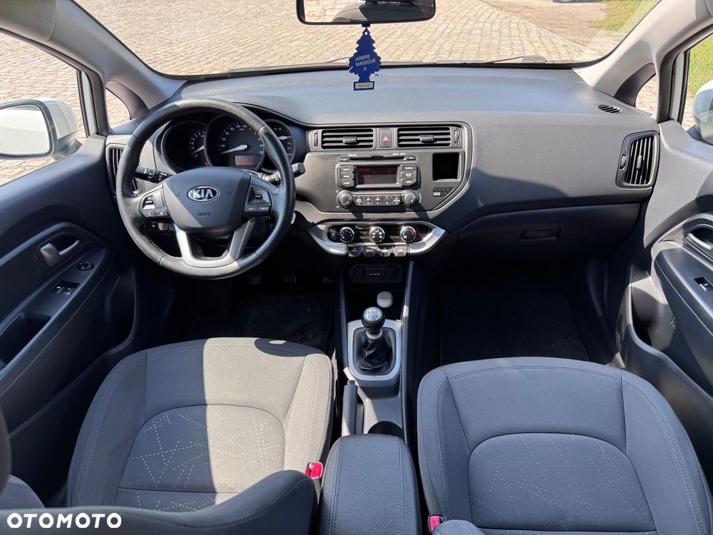 Kia Rio 1.2 Attract - 17
