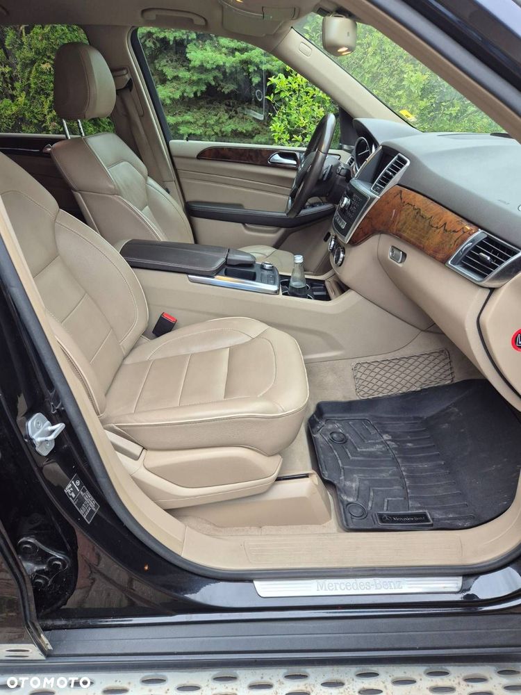Mercedes-Benz ML - 10