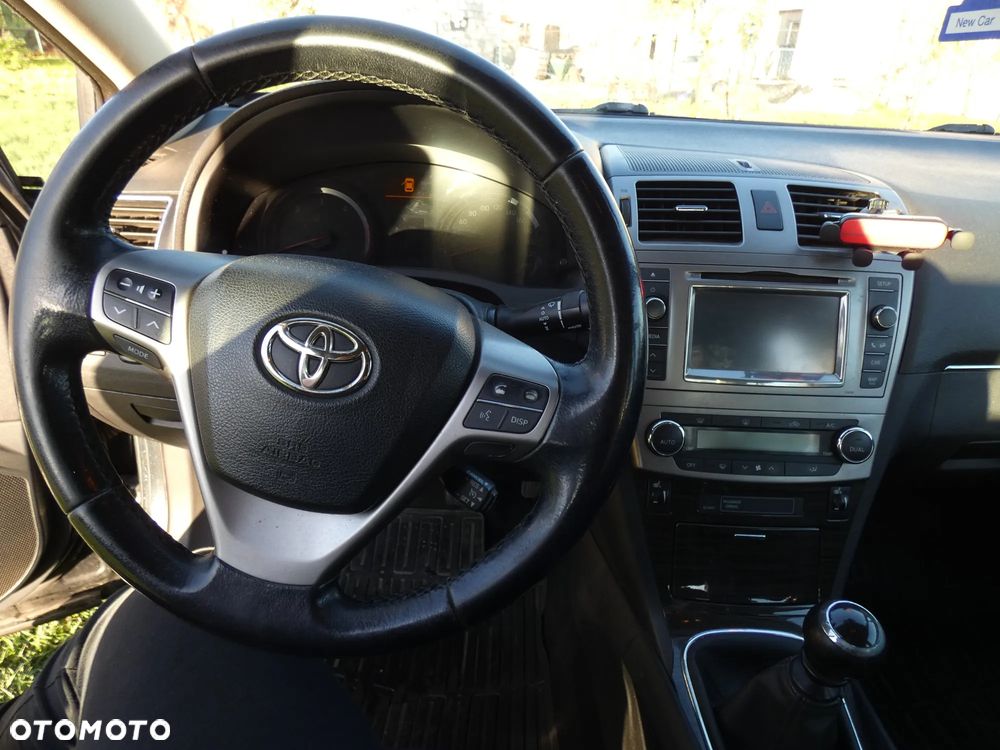 Toyota Avensis 2.0 D-4D Premium - 6
