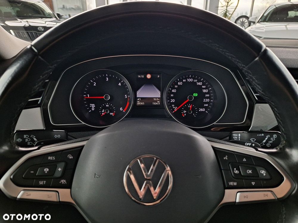 Volkswagen Passat - 21