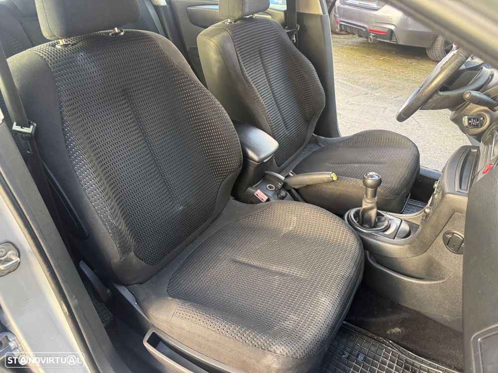 Citroën C4 1.6 HDi SX - 20