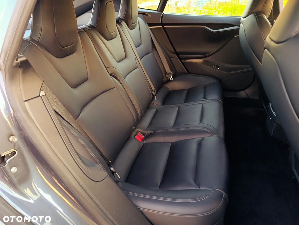 Tesla Model S - 14