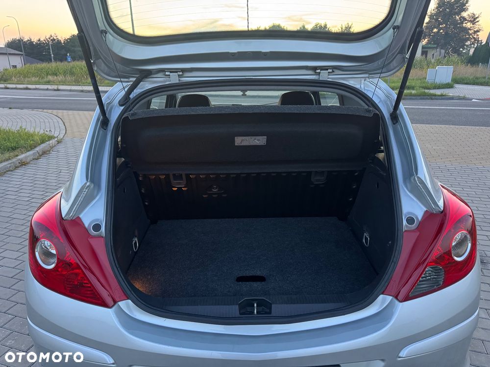 Opel Corsa 1.2 Cosmo - 14