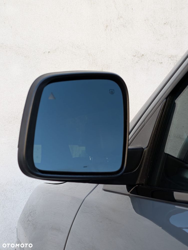 Jeep Grand Cherokee - 25