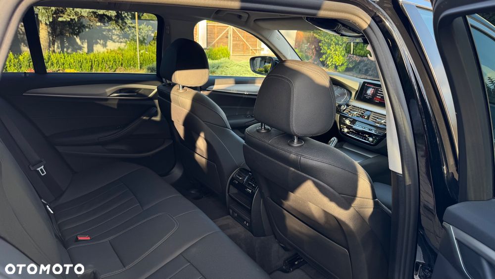 BMW Seria 5 520d Luxury Line - 37