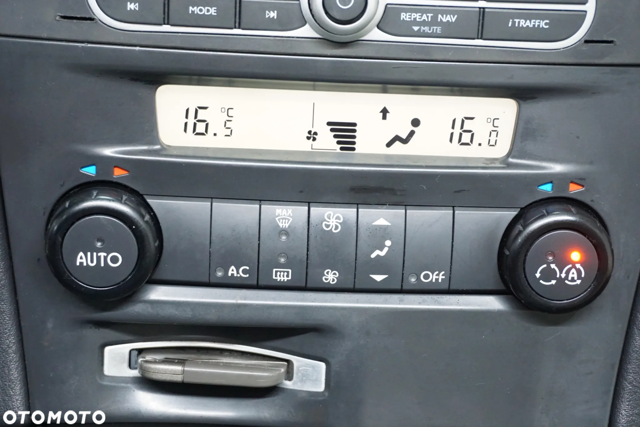 Renault Laguna 2.0 16V Initiale - 29