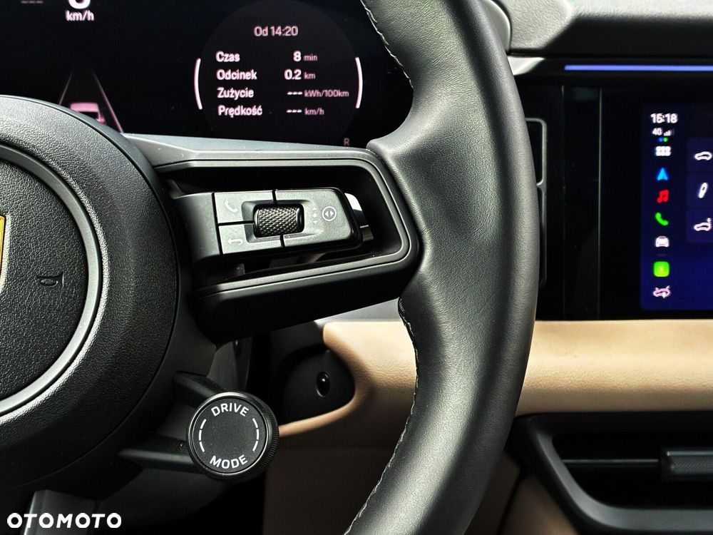 Porsche Macan - 29