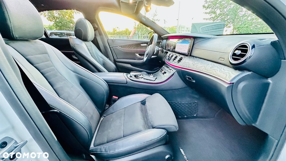 Mercedes-Benz Klasa E 220 d 4-Matic 9G-TRONIC - 19