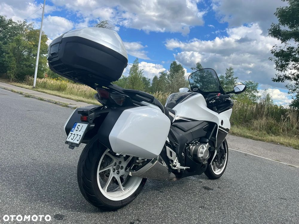 Honda VFR - 2