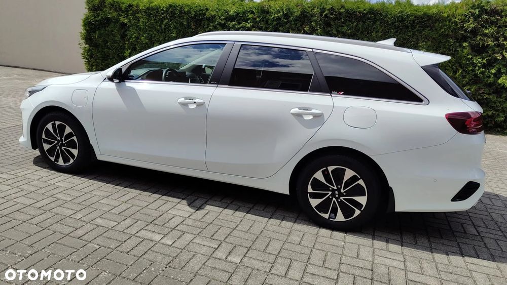 Kia Ceed 1.6 GDI PHEV Business Line DCT - 3