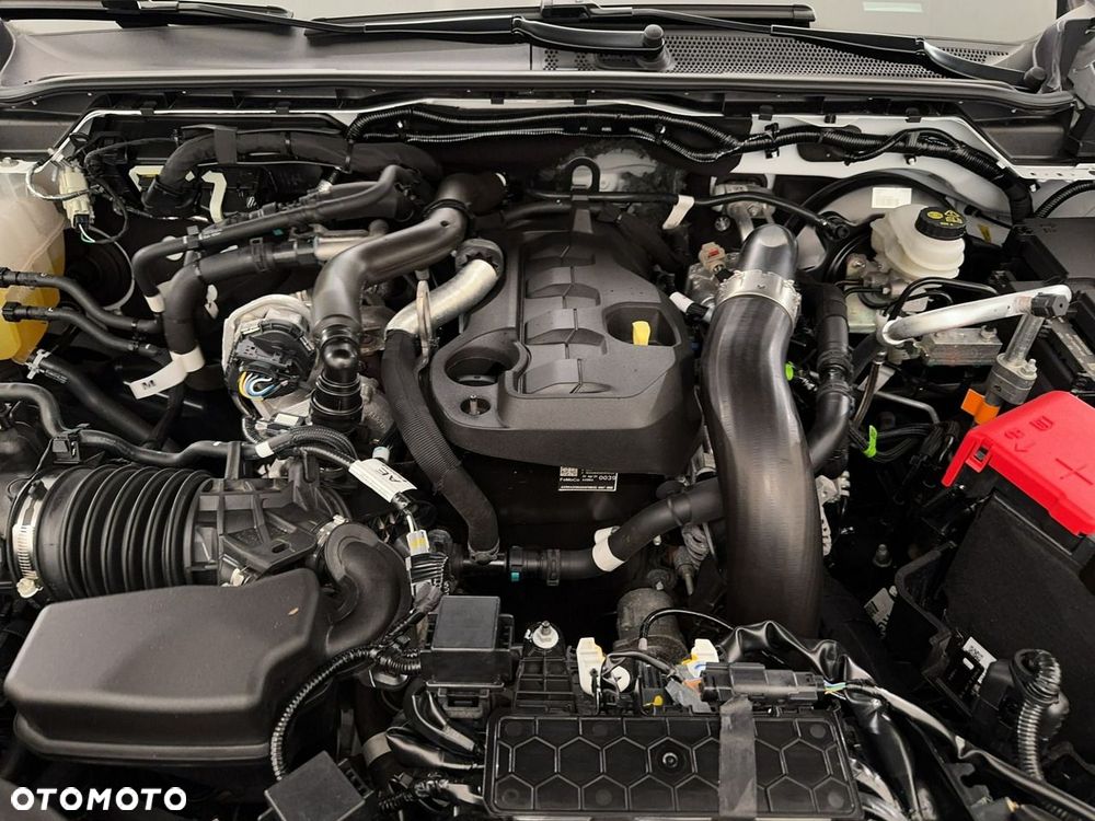 Volkswagen Amarok - 34