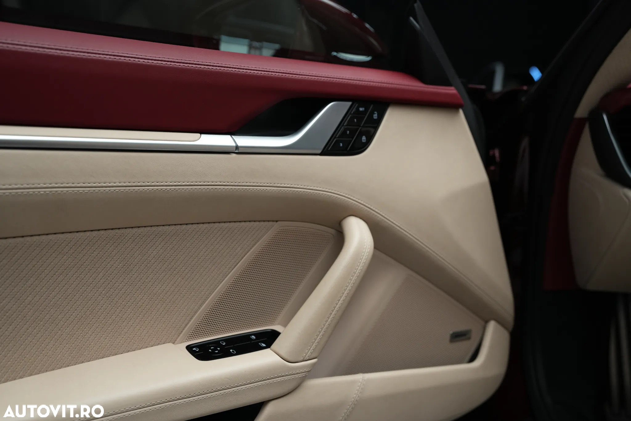Porsche 911 Targa 4S PDK Heritage Design Edition - 17