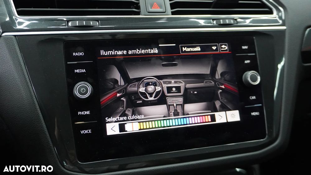 Volkswagen Tiguan 2.0 TDI 4Mot DSG Elegance - 24