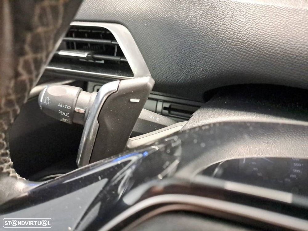 Peugeot 3008 1.2 PureTech Allure Pack EAT8 - 13