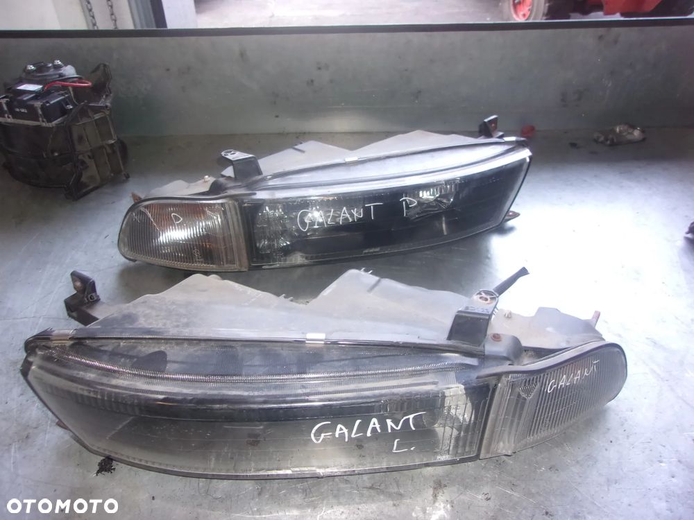 LAMPA PRZOD PRAWA LEWA MITSUBISHI GALANT VIII - 1