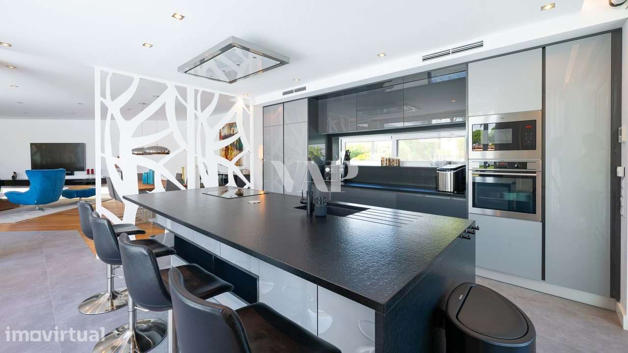 Moradia de Luxo Contemporânea a 200m da Praia da Galé com Vista Mar In - Grande imagem: 4/43