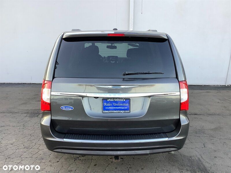 Chrysler Town & Country 3.6 Limited - 7