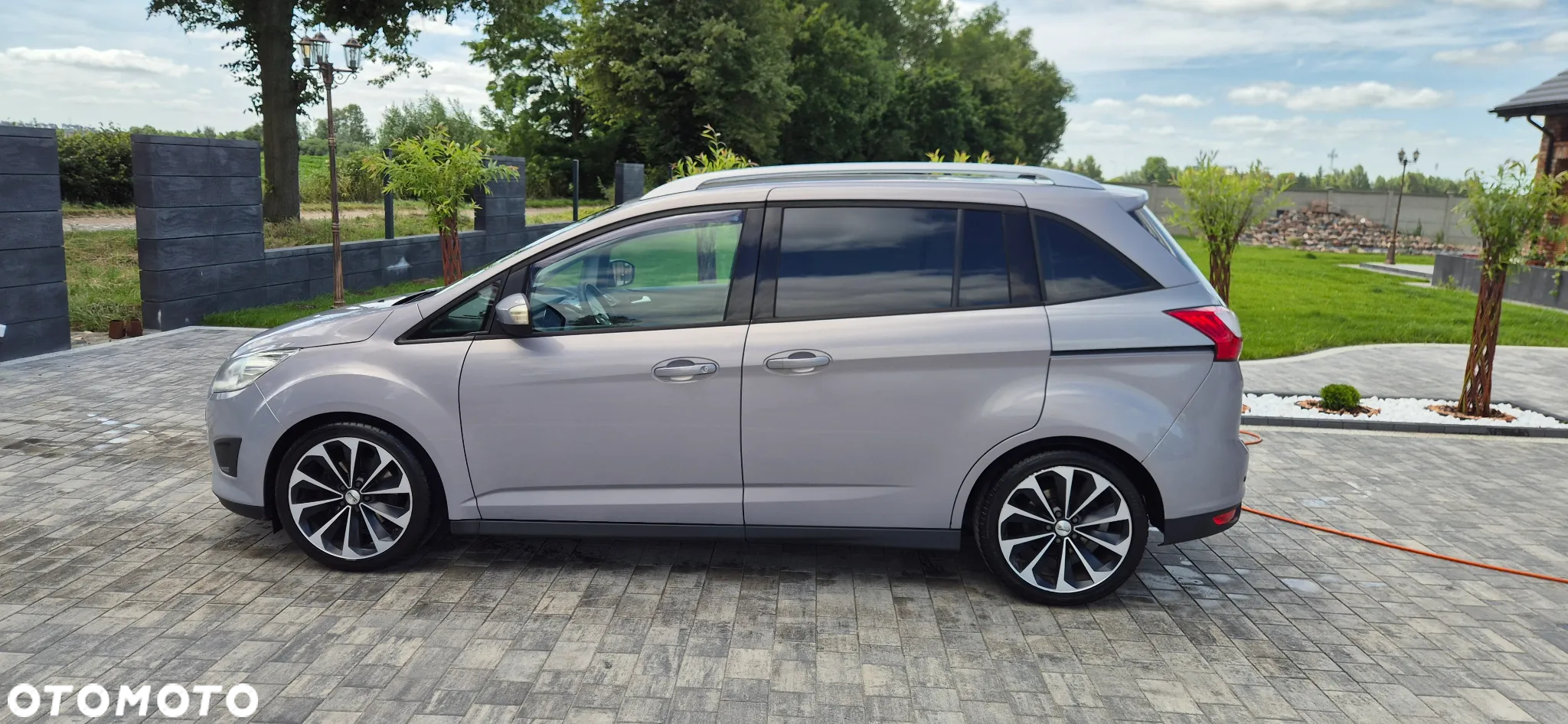 Ford Grand C-MAX - 12