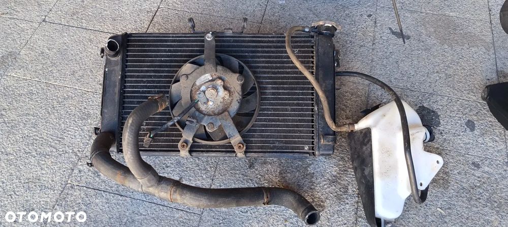 TRIUMPH TIGER 800XC KOŁO FELGA PRZÓD  KIEROWNICA HALOGENY CHŁODNICA SZYBA LICZNIK ZEGARY XRT - 11