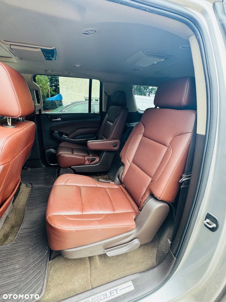 Chevrolet Suburban - 18