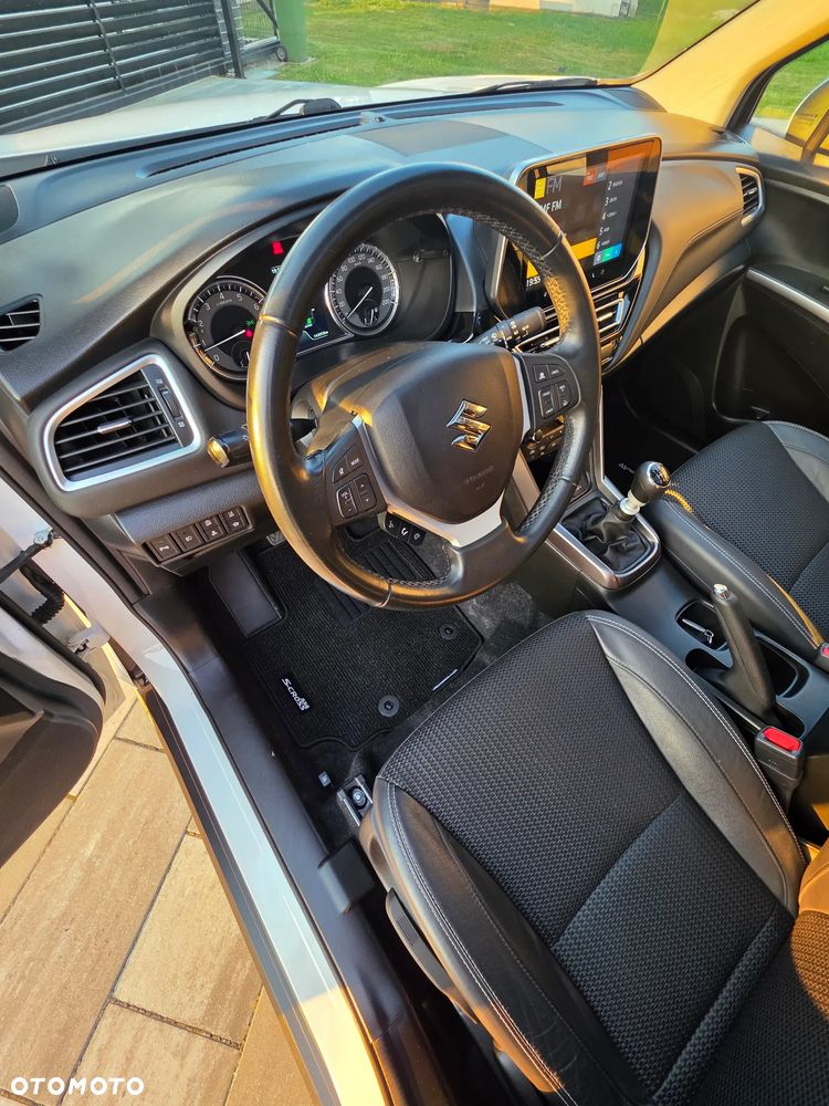Suzuki SX4 S-Cross - 12