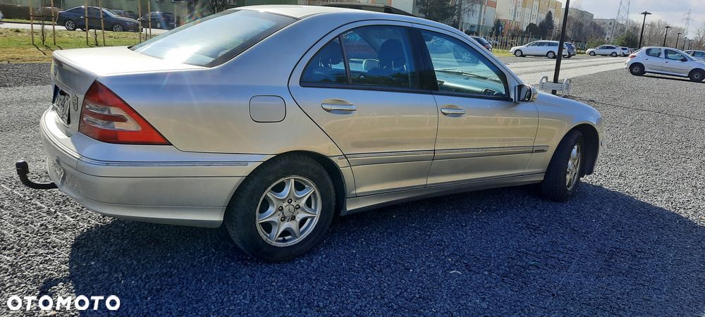 Mercedes-Benz Klasa C 200 T Kompressor Avantgarde - 9