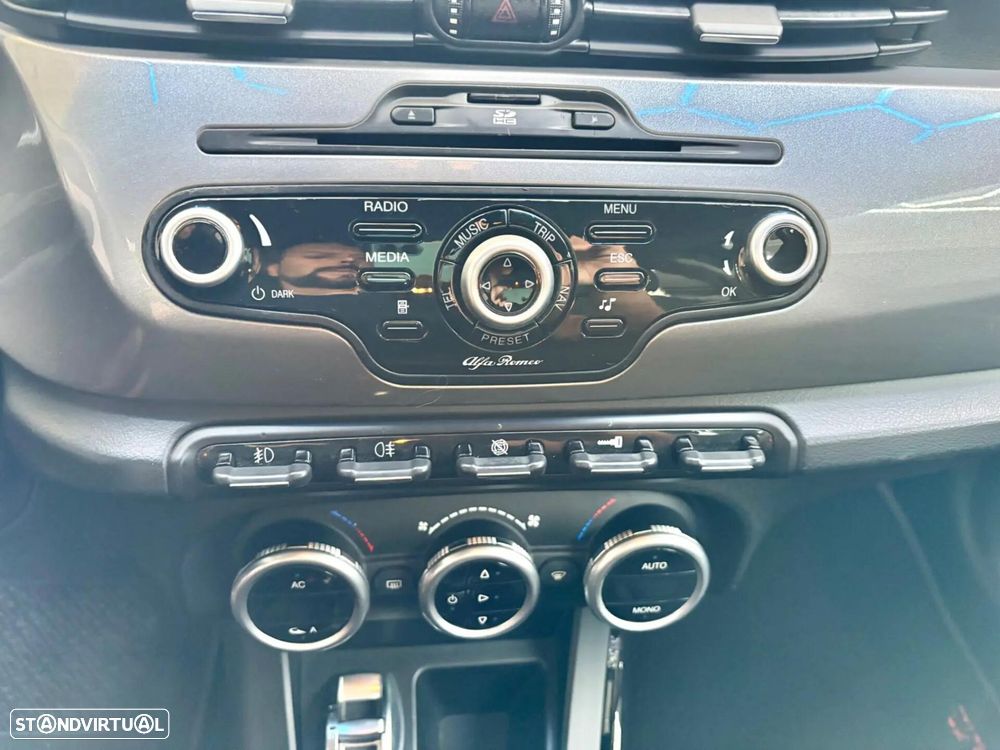 Alfa Romeo Giulietta 2.0 JTDm Distinctive TCT - 22