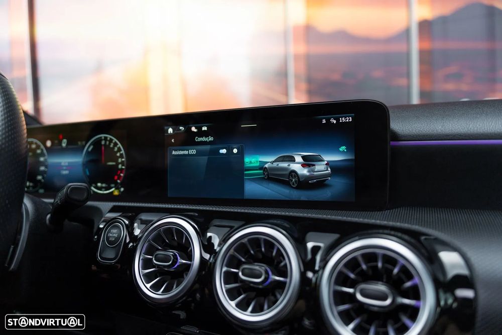 Mercedes-Benz A 250 e 8G-DCT AMG Line - 14