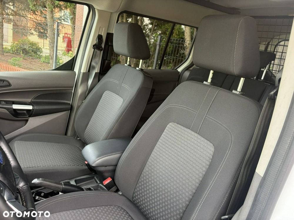 Ford Transit Connect - 23