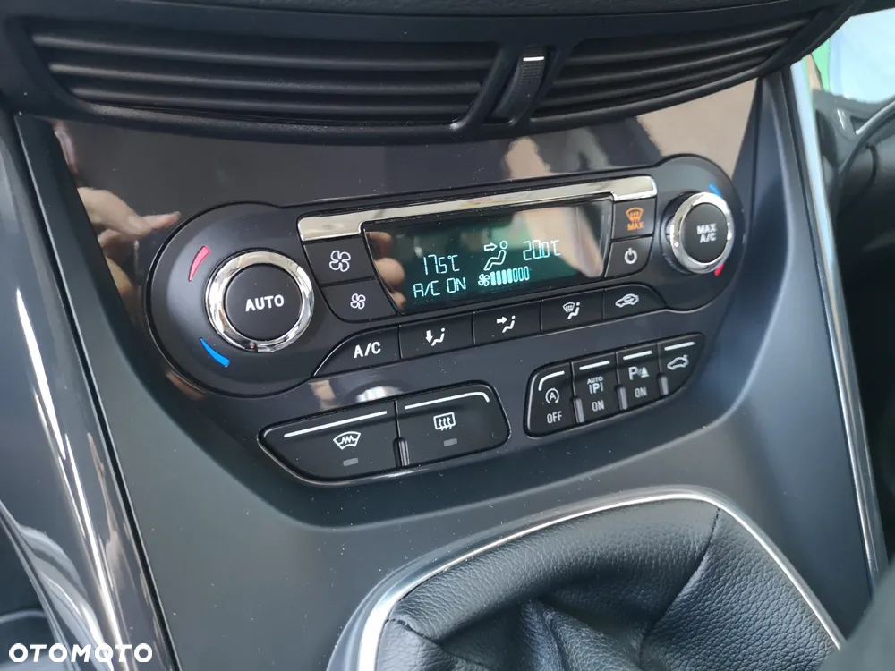 Ford Kuga 2.0 TDCi 4WD Titanium - 25